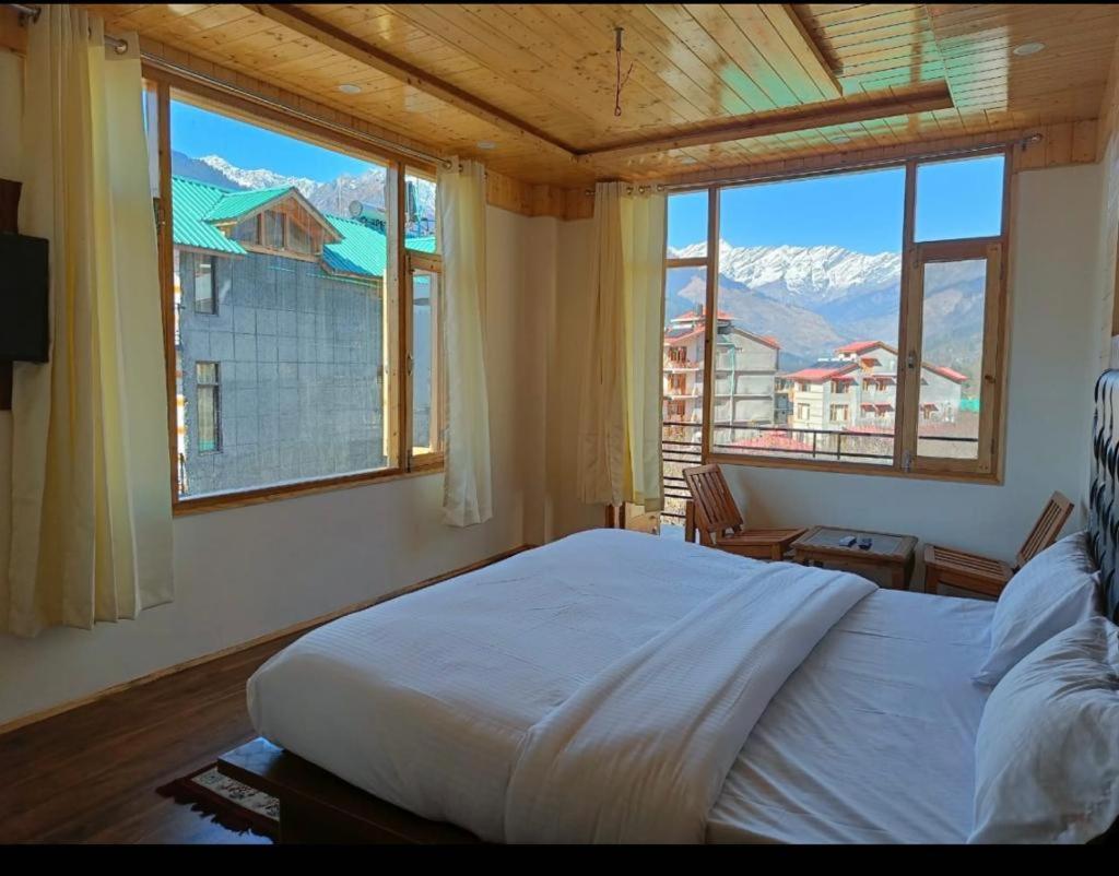 Rajhans Resorts - Manali (Himachal Pradesh) — Photos 1
